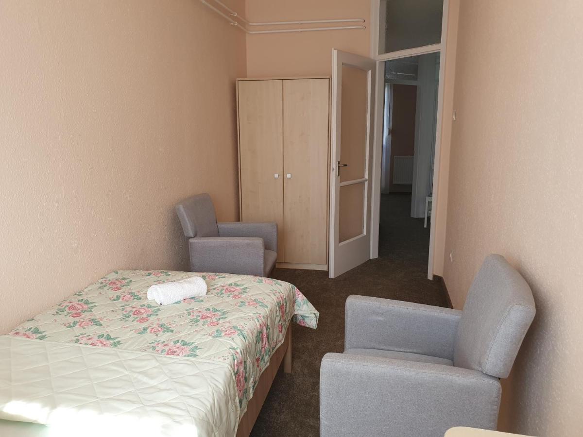 Flower Apartment Heviz Bagian luar foto