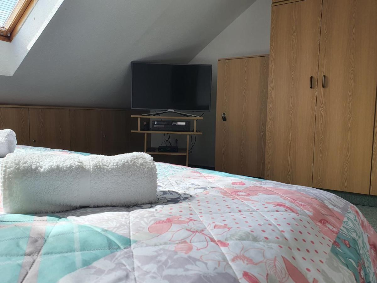 Flower Apartment Heviz Bagian luar foto
