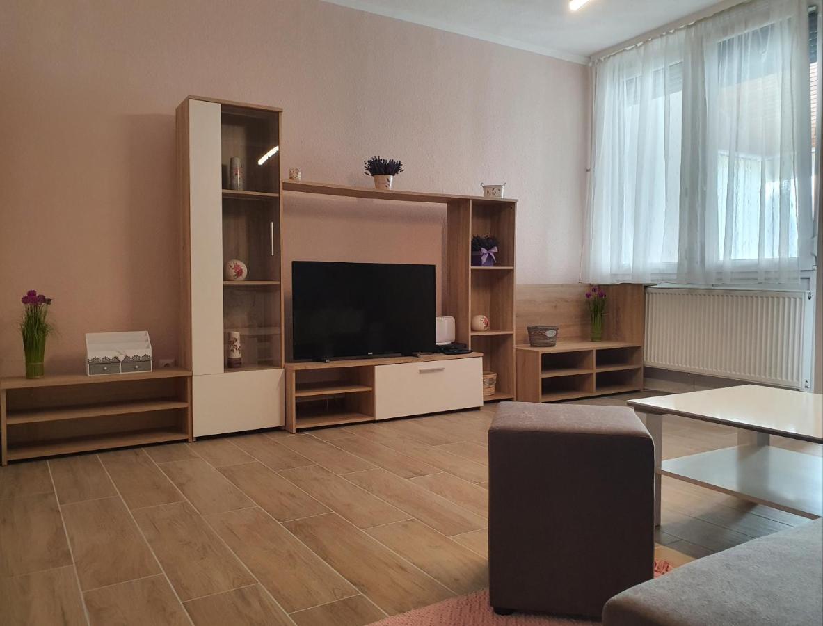 Flower Apartment Heviz Bagian luar foto