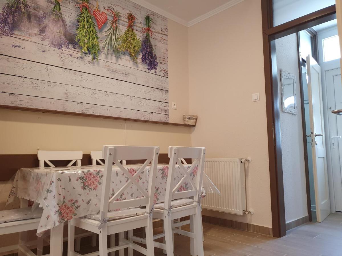 Flower Apartment Heviz Bagian luar foto