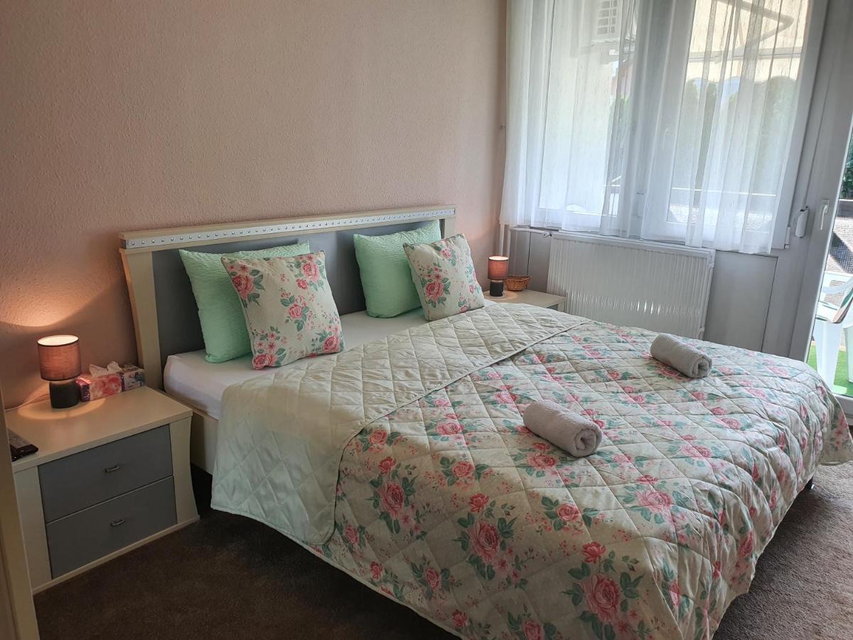 Flower Apartment Heviz Bagian luar foto