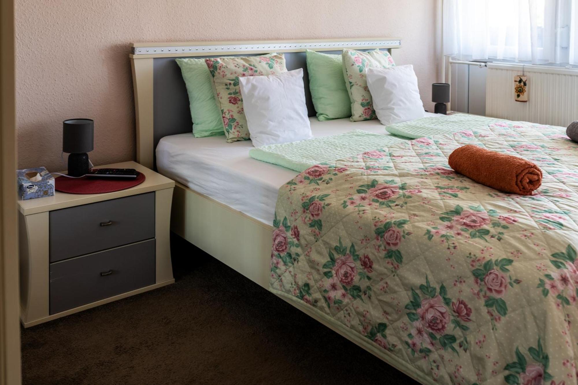 Flower Apartment Heviz Bagian luar foto
