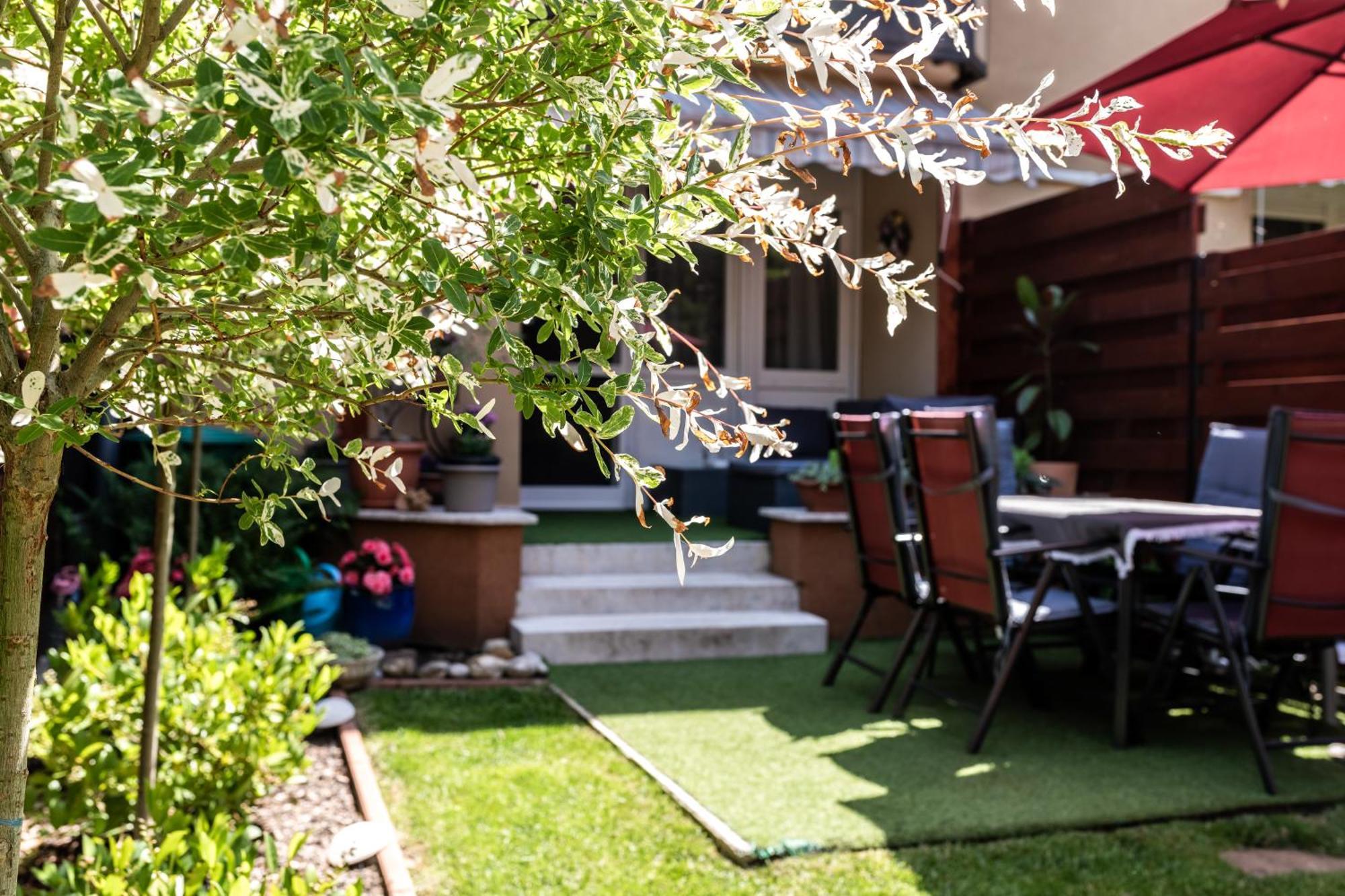 Flower Apartment Heviz Bagian luar foto